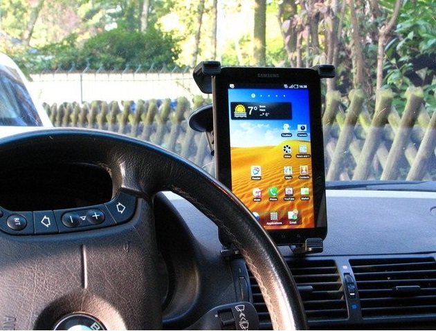 Univerzální držák s přísavkou na sklo do auta pro tablet PC, prohlížeče, TV, e-book, GPS a dalších zařízení elektronické přístroje.